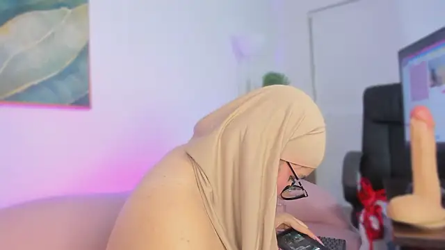 Ayha khalaf online show from February 20, 2026, 6:26 am