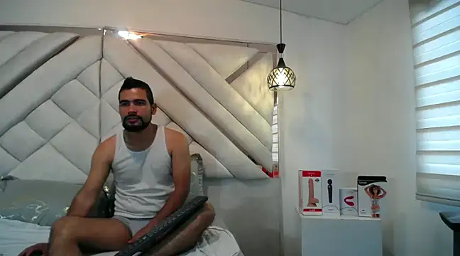 luxurycoupl online show from January 25, 2025, 1:08 pm