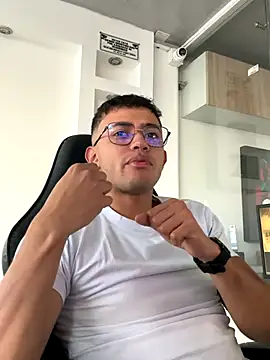 Thonny-becker online show from November 8, 2025, 8:40 pm