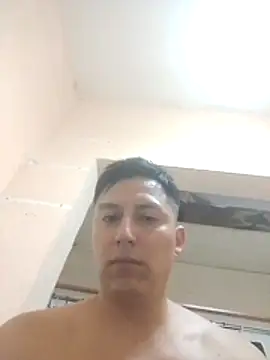 Snapshot of LuisMex1998 chatting on February 26, 2026, 11:48 pm LuisMex1998 online show from February 26, 2026, 11:48 pm