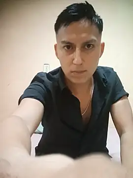 Snapshot of LuisMex1998 chatting on July 20, 2026, 12:58 am LuisMex1998 online show from July 20, 2026, 12:58 am