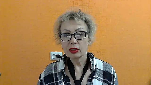 Snapshot of NessyJenixs chatting on March 22, 2025, 7:20 pm NessyJenixs online show from March 22, 2025, 7:20 pm