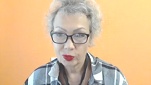 Snapshot of NessyJenixs chatting on October 2, 2025, 6:31 am NessyJenixs online show from October 2, 2025, 6:31 am