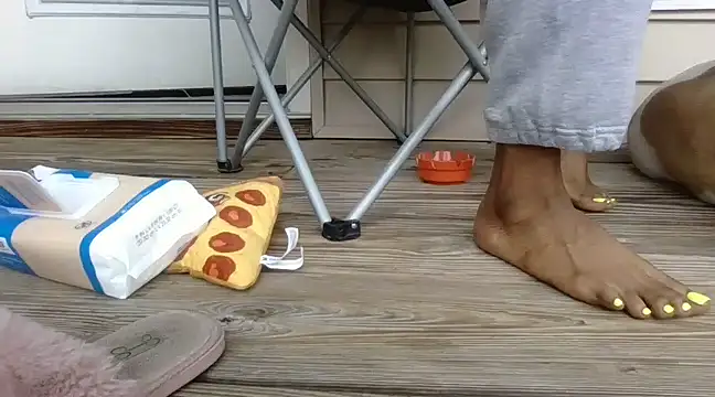 Snapshot of theprettysoles chatting on March 13, 2025, 6:23 pm theprettysoles online show from March 13, 2025, 6:23 pm