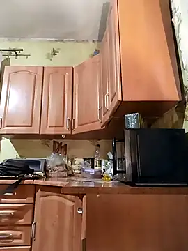 Laura Kiss online show from March 10, 2025, 3:09 pm