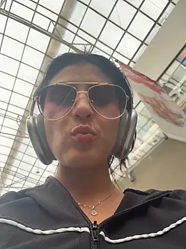 fiorella paris online show from March 14, 2026, 9:09 pm