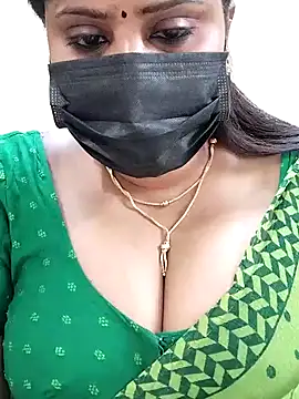 Queenflowerr online show from February 2, 2025, 1:02 am