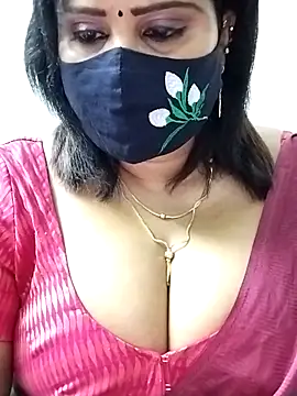 Queenflowerr online show from September 9, 2025, 4:45 am