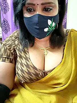 Queenflowerr online show from November 9, 2025, 8:56 am