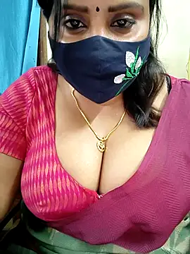 Queenflowerr online show from February 23, 2026, 5:54 pm