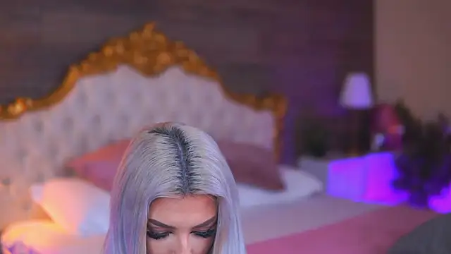 Juicy Jessye online show from April 3, 2026, 8:29 pm