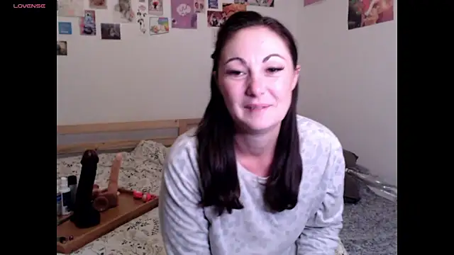 AdorahB3ll3 online show from November 11, 2025, 8:20 pm