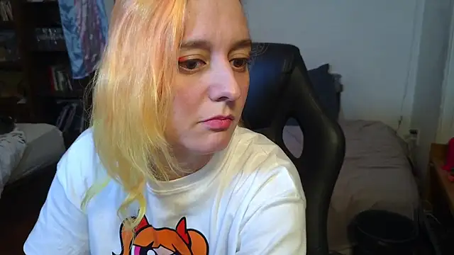 Evelan420 online show from October 27, 2025, 8:46 pm