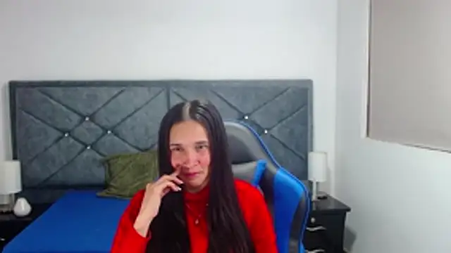 victoria adams07 online show from November 4, 2025, 7:46 pm