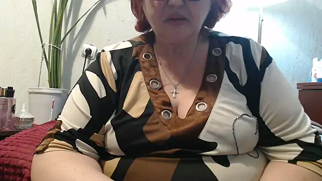 DeniseeRosea online show from April 17, 2026, 4:43 pm