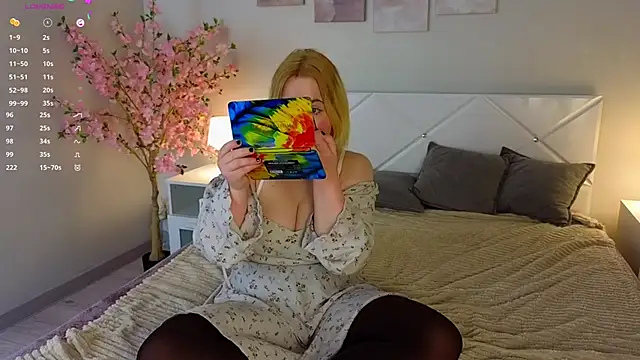 Manic pixie  online show from February 20, 2025, 4:03 pm