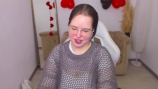 Manic pixie  online show from February 11, 2026, 3:39 pm