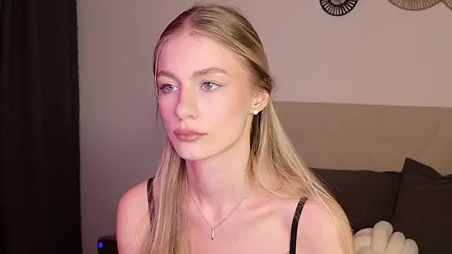 GabriellaOlsen online show from April 16, 2026, 4:19 pm