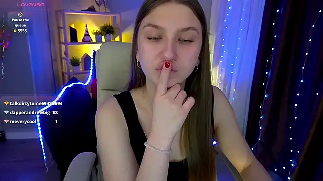 AureliaBliss  online show from March 3, 2025, 4:14 pm