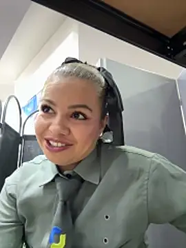 Snapshot of Ariana-07 chatting on May 29, 2026, 2:04 pm Ariana-07 online show from May 29, 2026, 2:04 pm