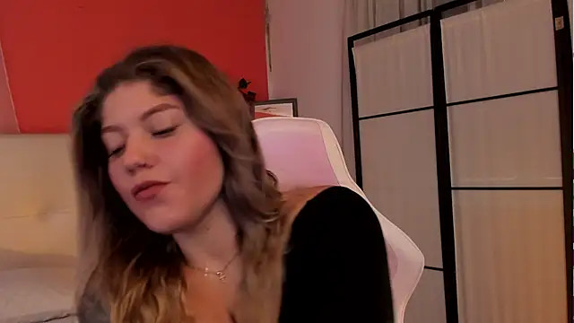 alaia greyy online show from March 25, 2026, 1:06 pm