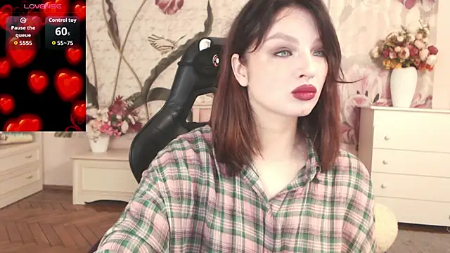 BritneyBarker online show from October 28, 2025, 3:10 am