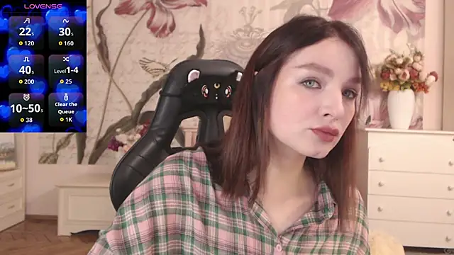 BritneyBarker online show from November 18, 2025, 2:17 am