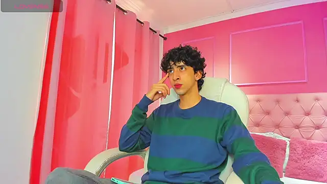 Snapshot of Alezzandro_ chatting on January 24, 2025, 2:19 pm Alezzandro online show from January 24, 2025, 2:19 pm