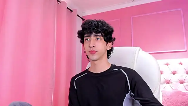 Snapshot of Alezzandro_ chatting on January 31, 2025, 2:49 pm Alezzandro online show from January 31, 2025, 2:49 pm