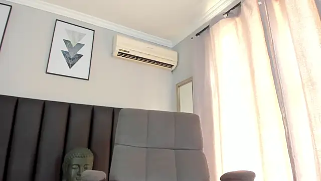 Snapshot of Alezzandro_ chatting on February 25, 2025, 1:39 pm Alezzandro online show from February 25, 2025, 1:39 pm