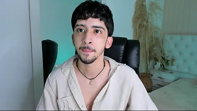 Snapshot of Alezzandro_ chatting on September 9, 2025, 8:41 pm Alezzandro online show from September 9, 2025, 8:41 pm