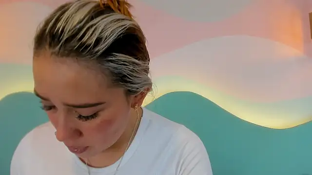 Lannajansen online show from February 25, 2026, 1:21 pm