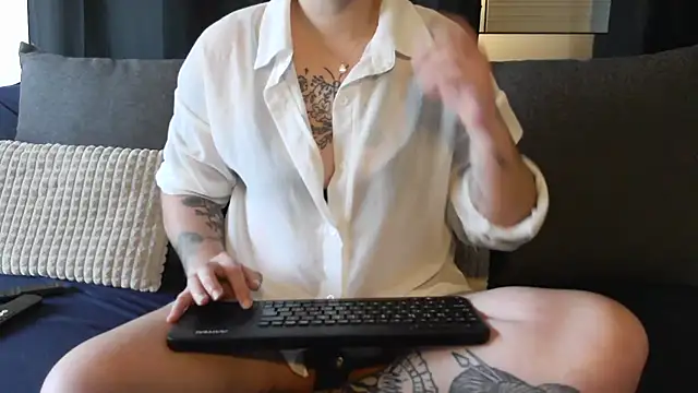 bunnyfox420 online show from March 25, 2026, 5:19 pm