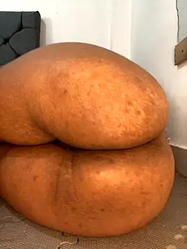 Charlotte bronxxx online show from September 14, 2025, 6:29 pm