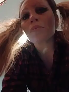 barbieinbondage7 online show from May 14, 2026, 1:01 am