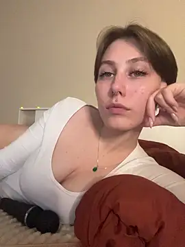 Molli Luv online show from October 30, 2025, 3:24 pm