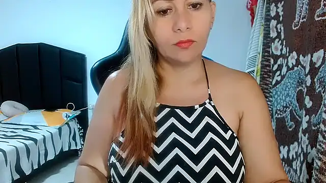 Snapshot of mariana0x chatting on March 20, 2025, 11:49 am mariana0x online show from March 20, 2025, 11:49 am
