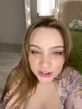 Snapshot of MiaM00N chatting on March 21, 2025, 10:28 am MiaM00N online show from March 21, 2025, 10:28 am