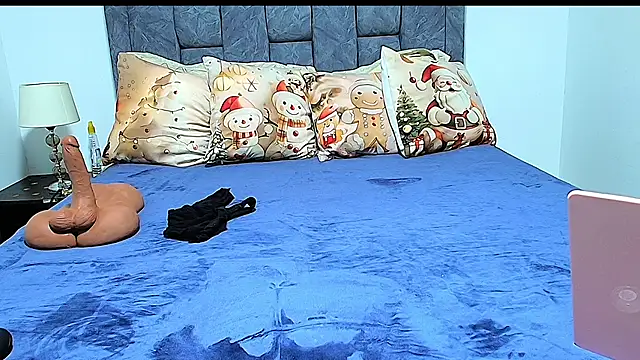 MeganCrow online show from November 29, 2025, 5:38 pm