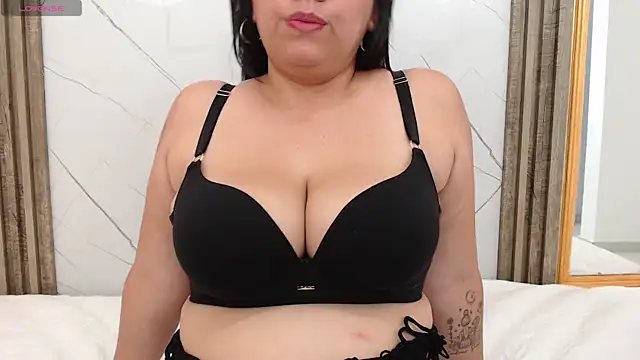 AmmyPike1 online show from March 12, 2025, 6:22 pm