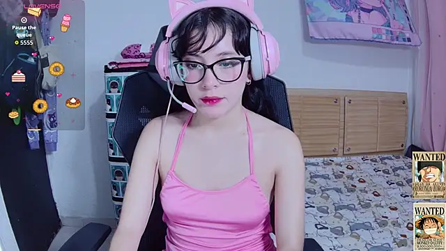 Snapshot of Yuna_pinkk chatting on October 18, 2025, 4:04 am Yuna pinkk online show from October 18, 2025, 4:04 am