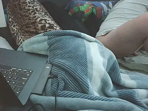 JuiicyASIAN online show from November 21, 2025, 10:14 am