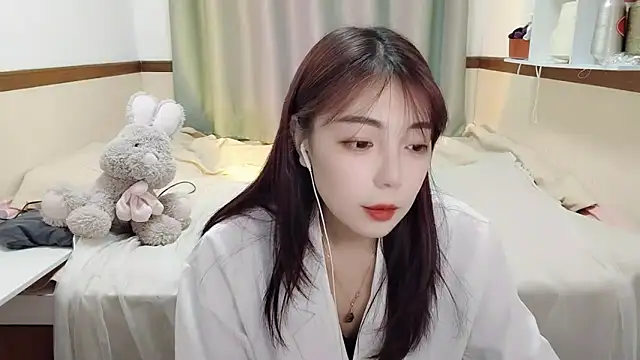 Snapshot of Song_99 chatting on February 12, 2025, 2:32 pm Song 99 online show from February 12, 2025, 2:32 pm