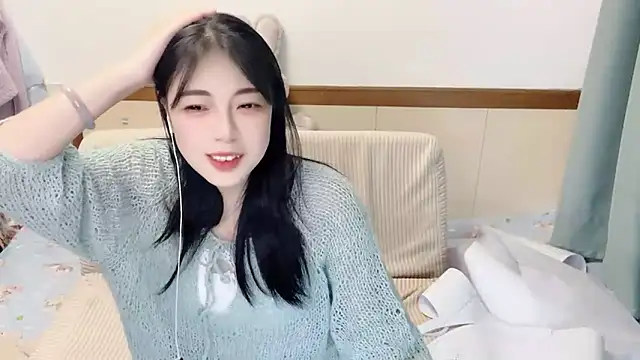 Snapshot of Song_99 chatting on March 18, 2025, 2:26 pm Song 99 online show from March 18, 2025, 2:26 pm