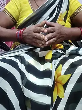 Snapshot of laxmitelugu78 chatting on February 7, 2025, 6:35 am laxmitelugu78 online show from February 7, 2025, 6:35 am