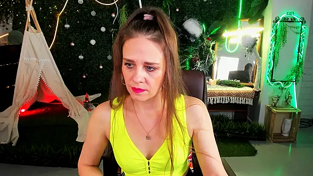 EmiliaBedy online show from March 25, 2026, 9:15 am