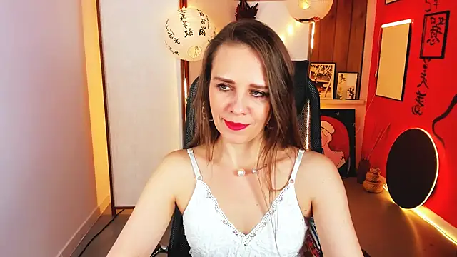 EmiliaBedy online show from April 15, 2026, 5:14 am