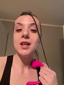 bunnythetailor online show from January 30, 2025, 5:49 pm