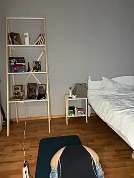 bunnythetailor online show from February 14, 2025, 11:09 pm