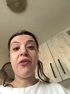 bunnythetailor online show from March 14, 2026, 3:50 pm